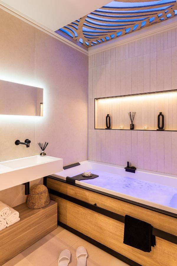 Host Inn Le Lumiere Spa & Cinema Лион Экстерьер фото