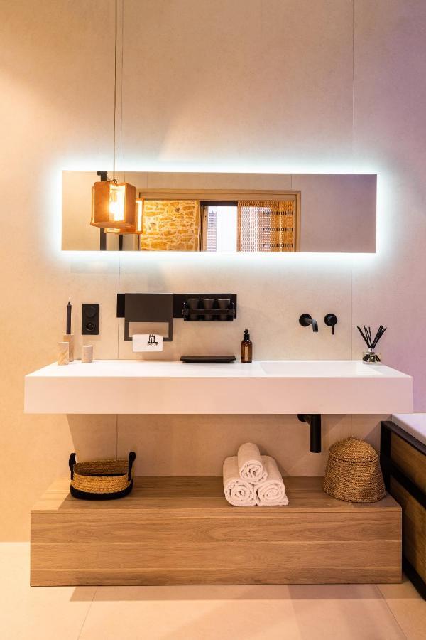 Host Inn Le Lumiere Spa & Cinema Лион Экстерьер фото